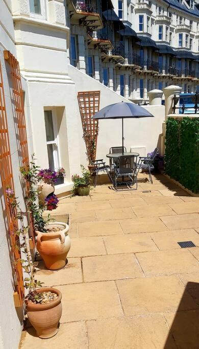 Beautifully Appointed, Period Seaside Apartment フォークストン エクステリア 写真