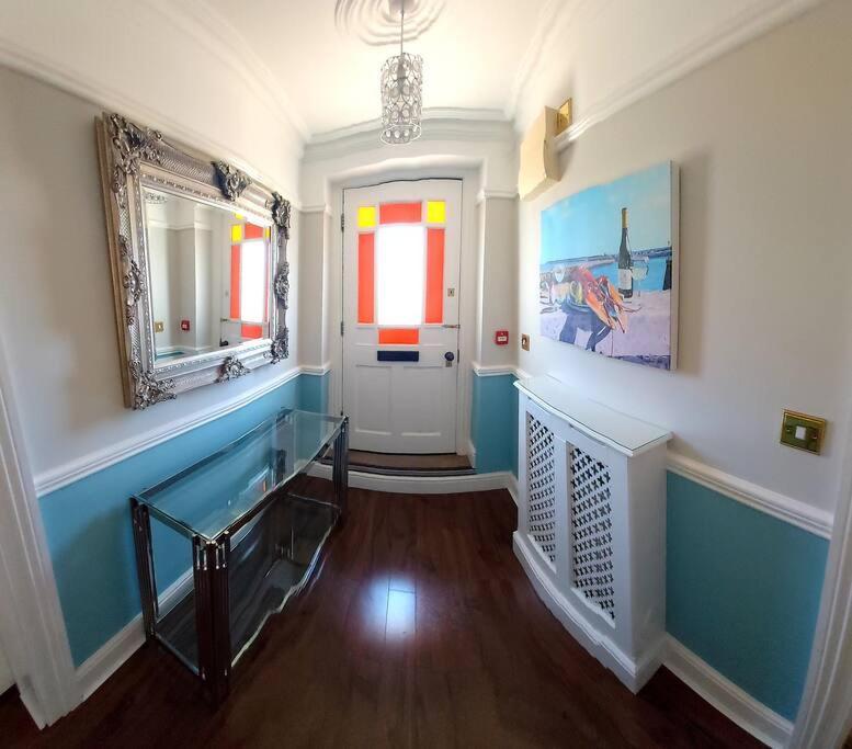Beautifully Appointed, Period Seaside Apartment フォークストン エクステリア 写真