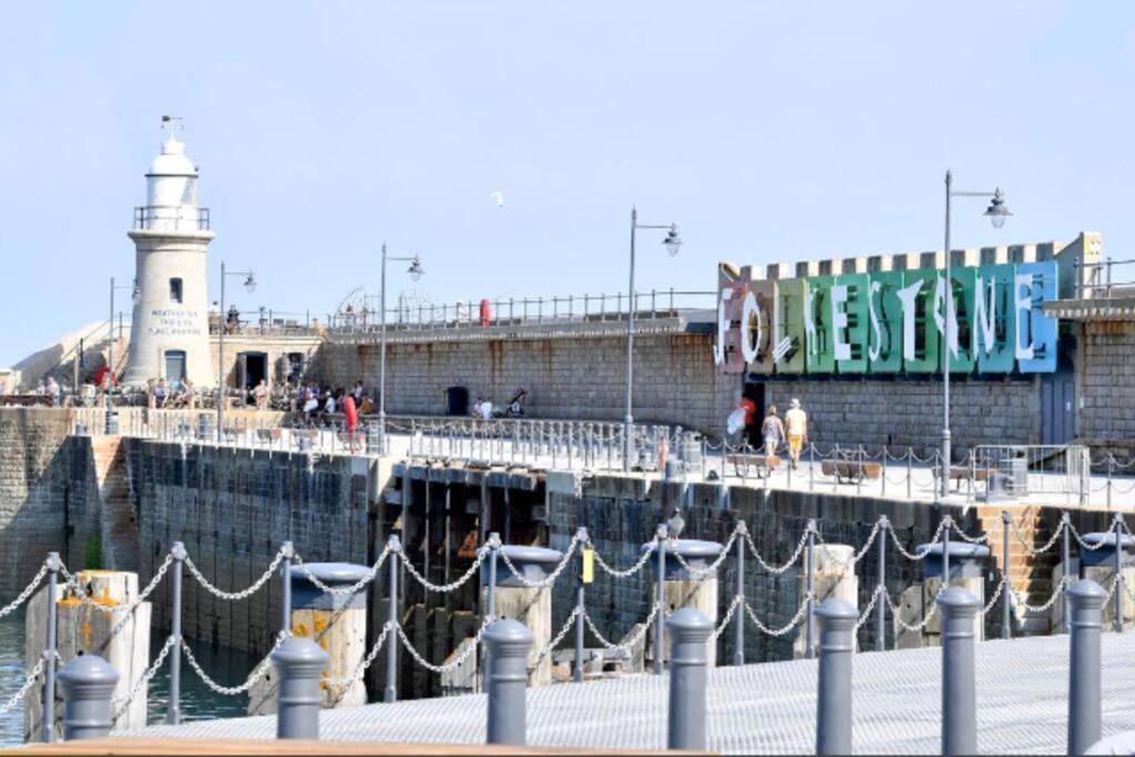Beautifully Appointed, Period Seaside Apartment フォークストン エクステリア 写真