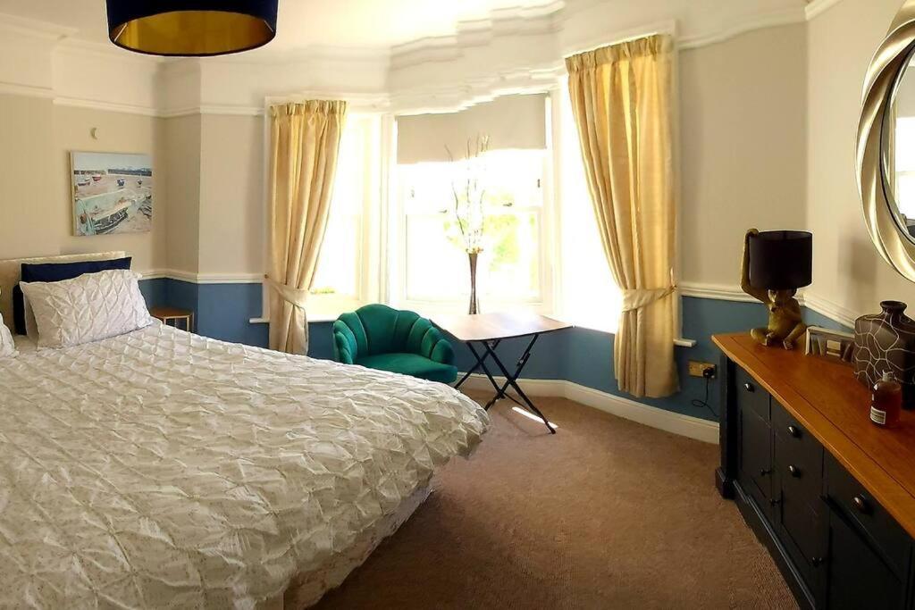 Beautifully Appointed, Period Seaside Apartment フォークストン エクステリア 写真