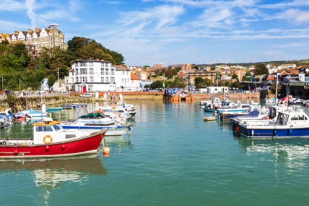 Beautifully Appointed, Period Seaside Apartment フォークストン エクステリア 写真